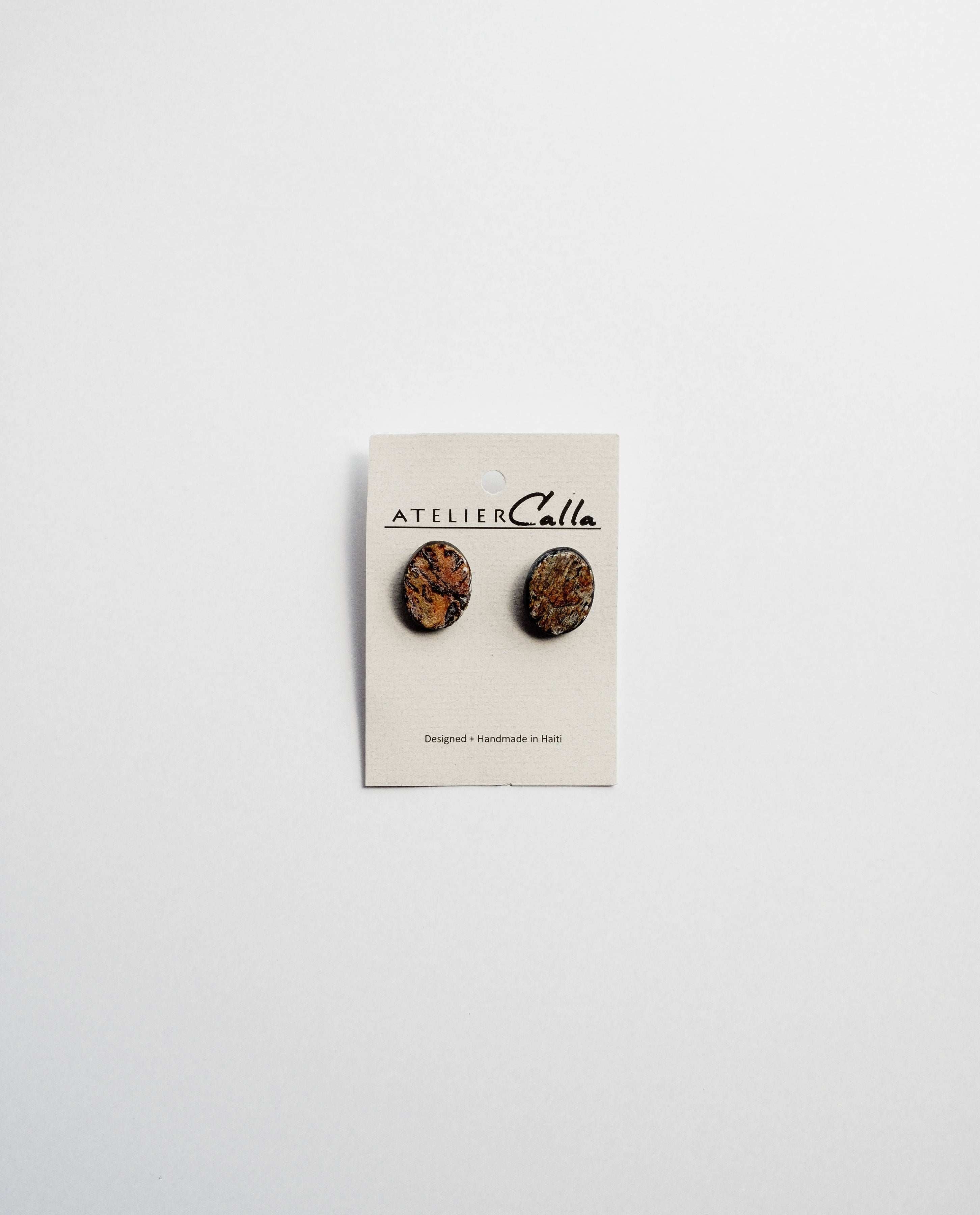 Minimalist Horn Stud Earring
