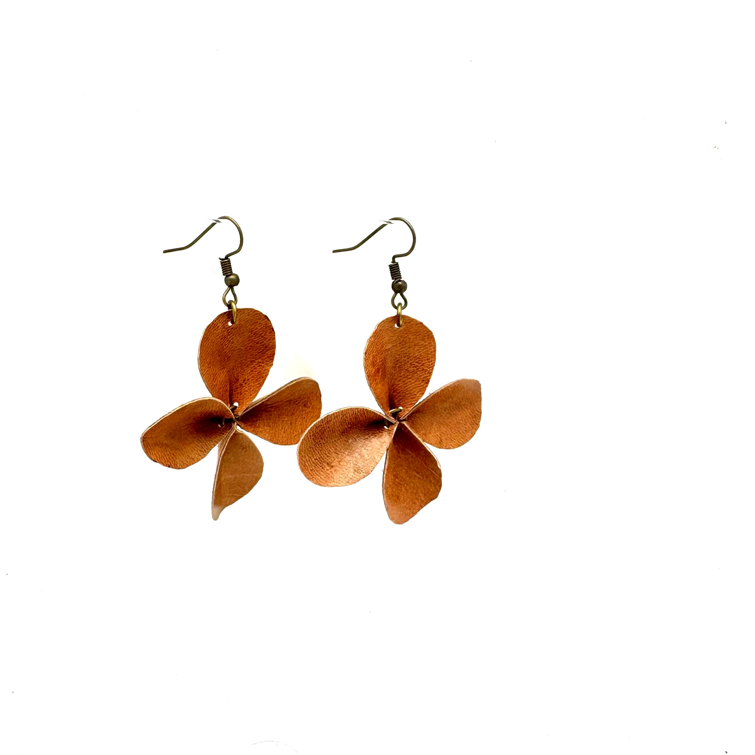Clover Leather Earrings- Natural