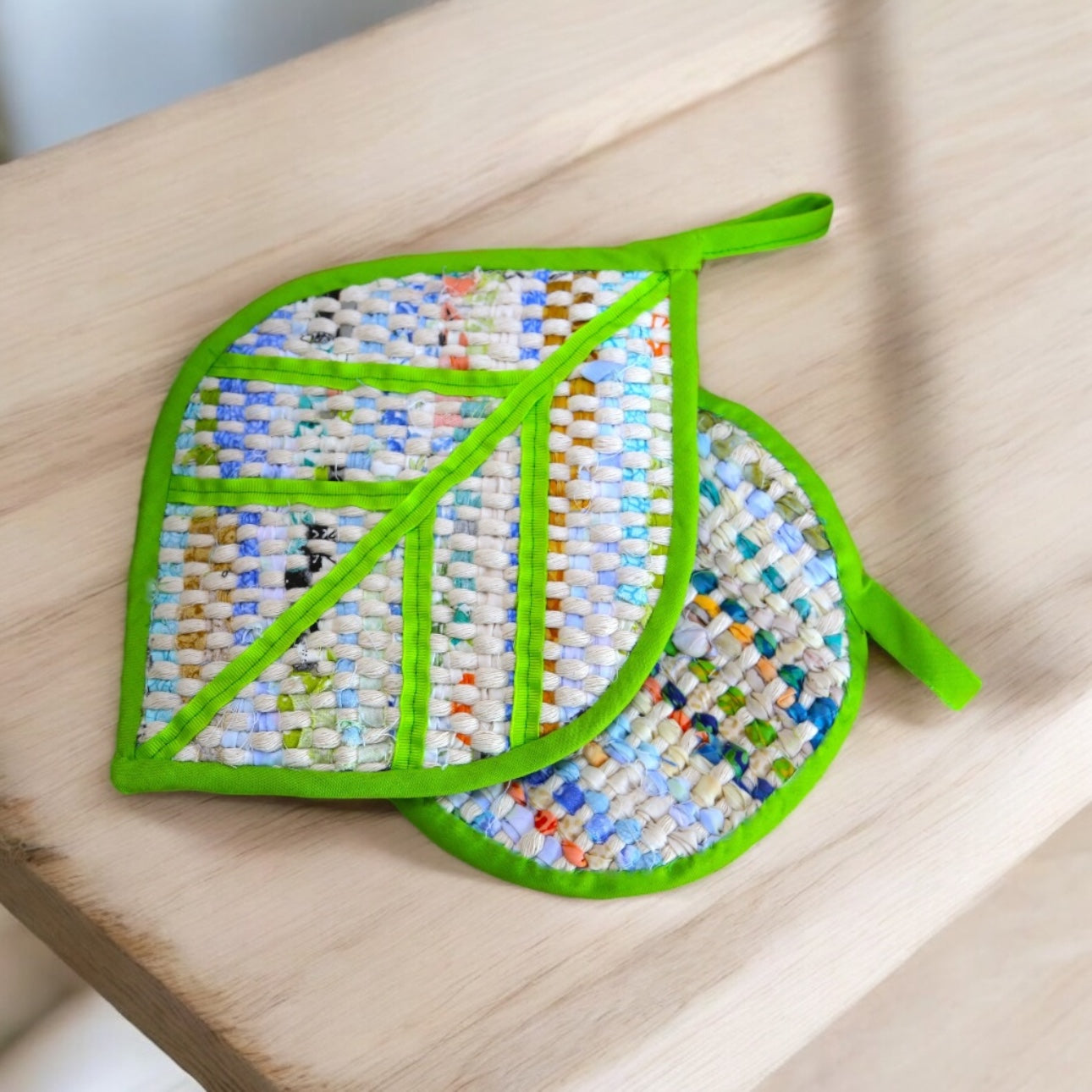 NEW! Leaf Potholder Set